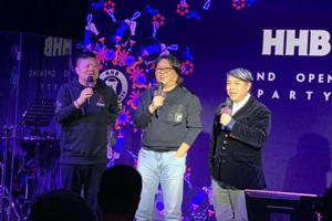 马东高晓松蔡康永出席HHB酒吧